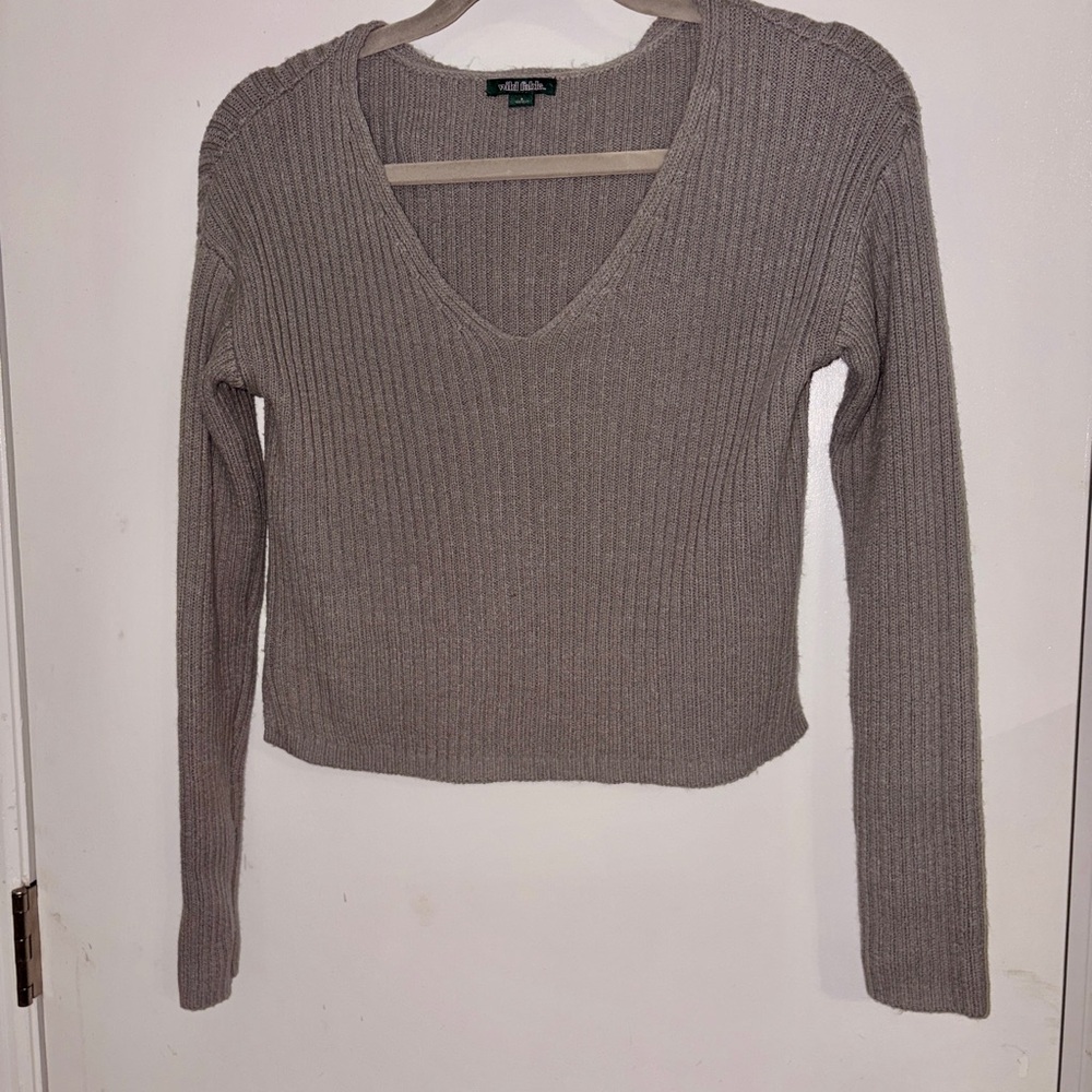 Wild Fable Gray Ribbed V-Neck Sweater